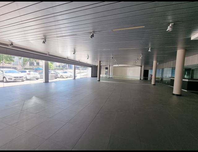2,982M² SHOWROOM TO LET IN SANDTON CENTRAL